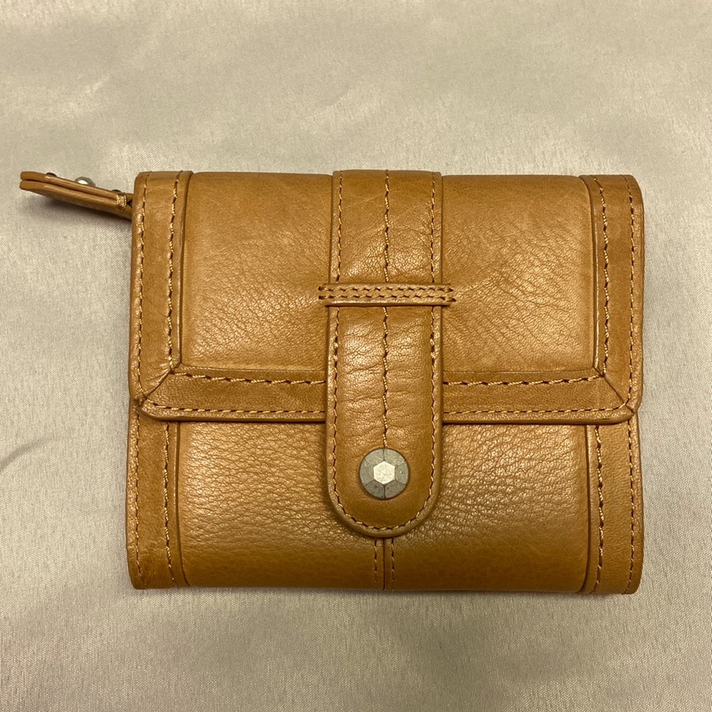 Sigrid Olson wallet